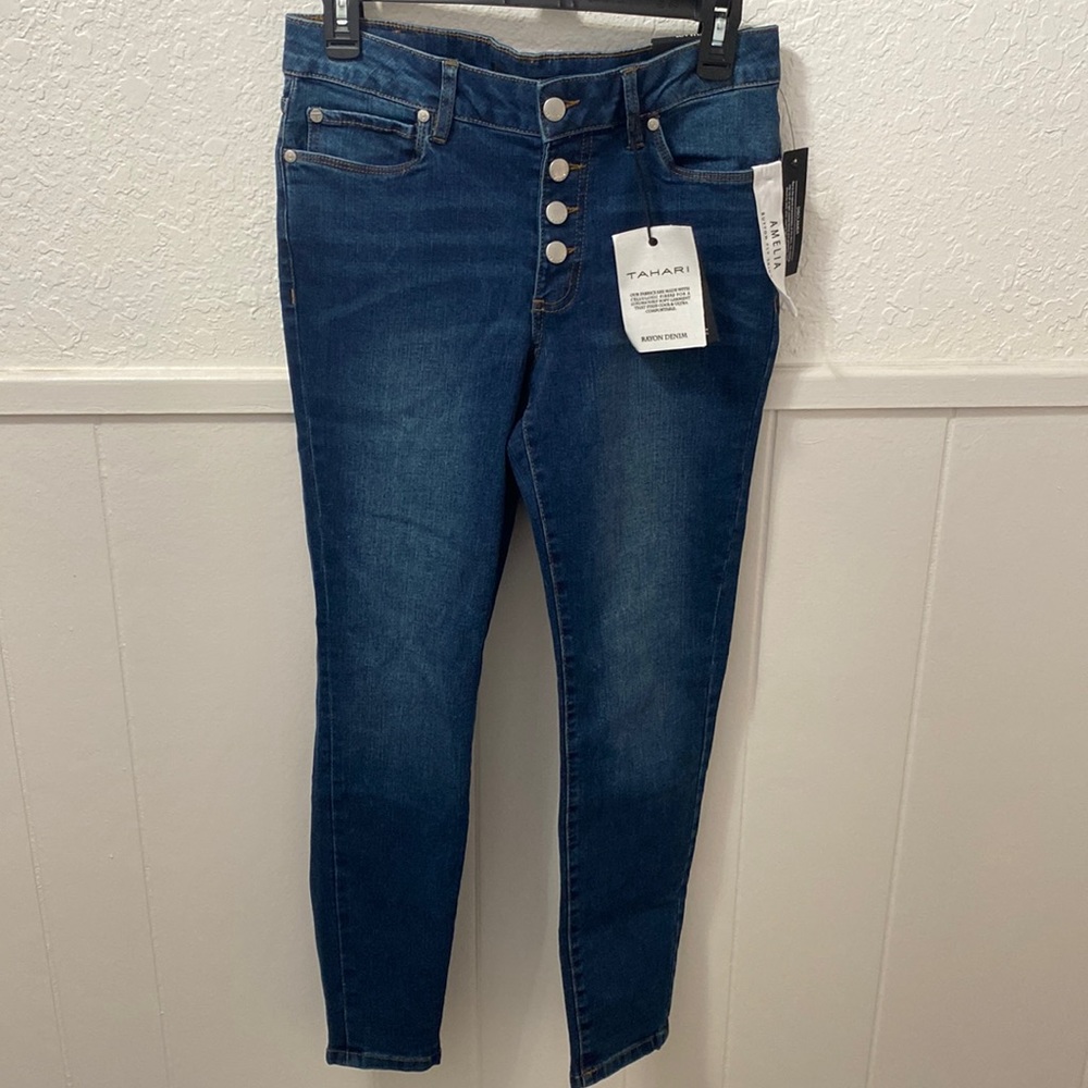 🎉Host Pick🎉🌟NWT🌟 Tahari: Amelia Button Down Fly Skinny Jean